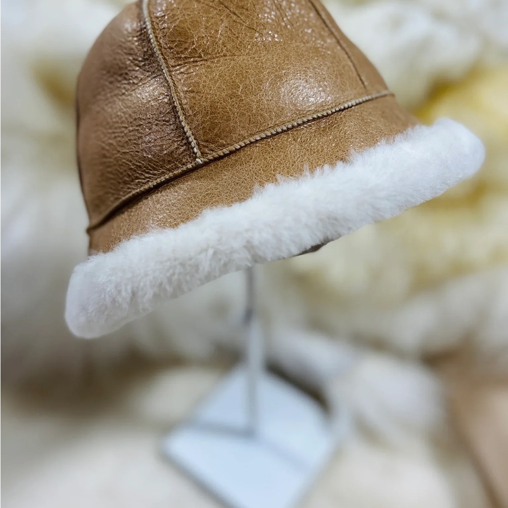 East Perry Santa Fe Sheepskin bucket hat - Picture 2 of 5